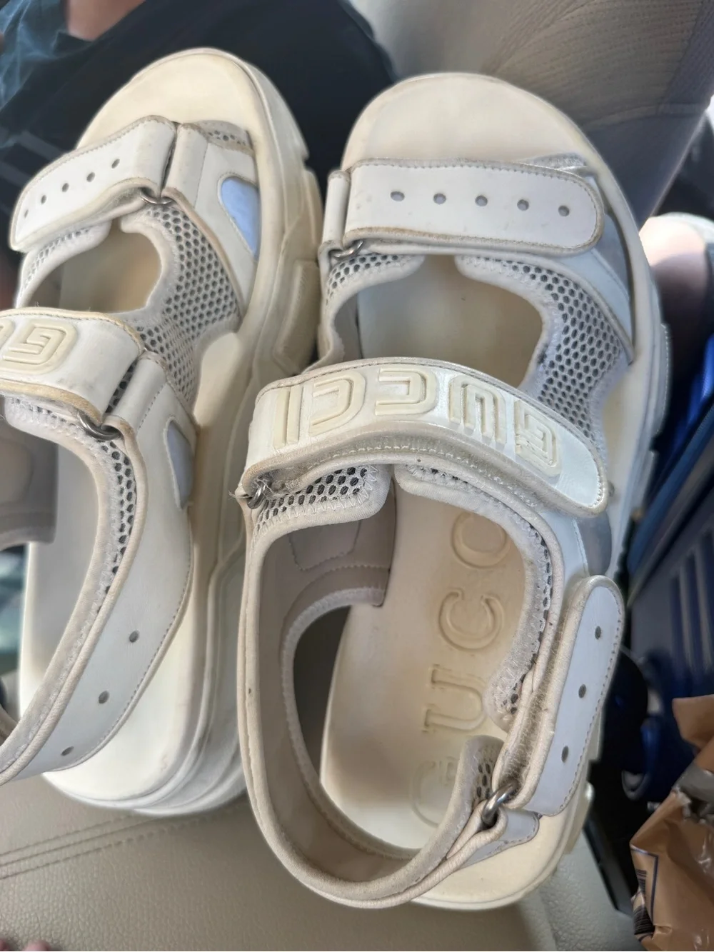 Gucci Cream/Off-White Kids Logo Strap Sandals